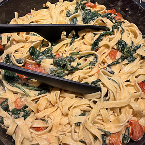 Zalm op de plancha met tagliatelle uit de skillet