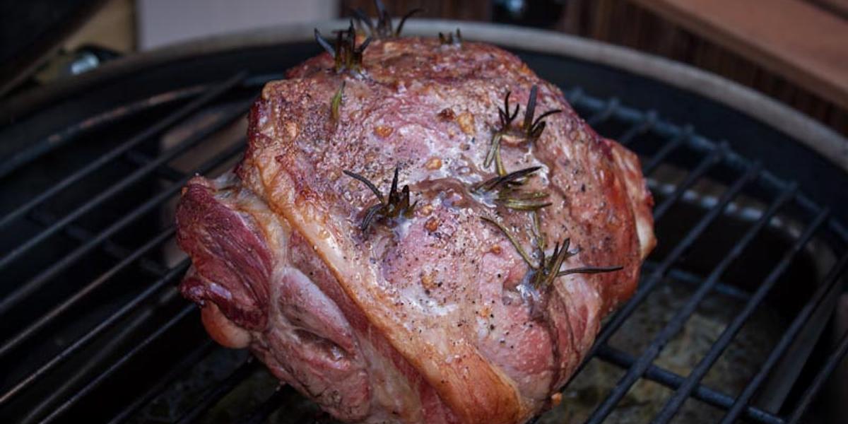 Lamsbout met pimenton en appelstroop