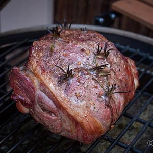 Lamsbout met pimenton en appelstroop