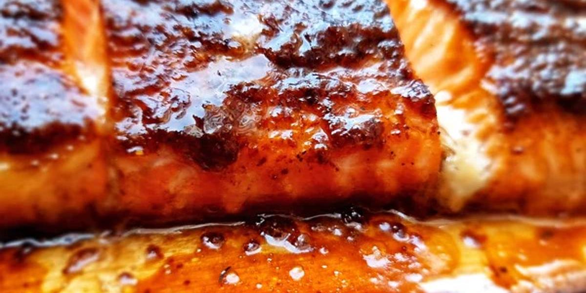 Blackened zalm met ribglaze
