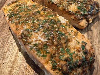 Mediterraanse zalm van de plancha
