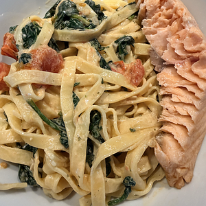 Zalm op de plancha met tagliatelle uit de skillet