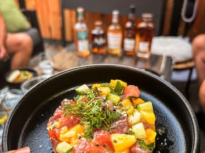 Thaise tonijn tartaar met mango en avocado